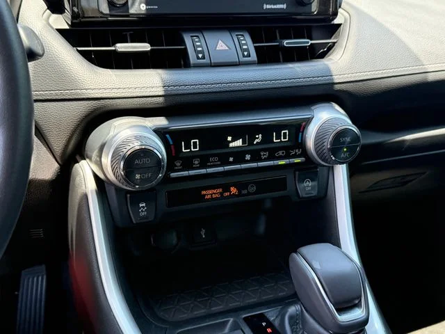2022 Toyota RAV4 - Image 19