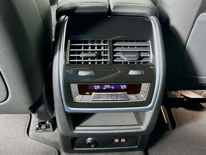 2026 BMW X7 - Image 18