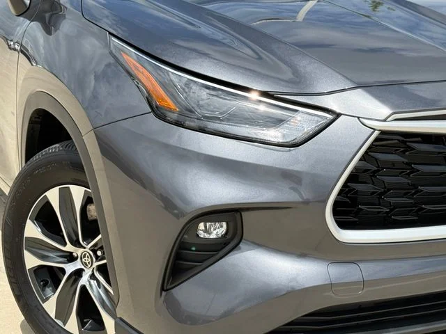 2025 Toyota Highlander - Image 3