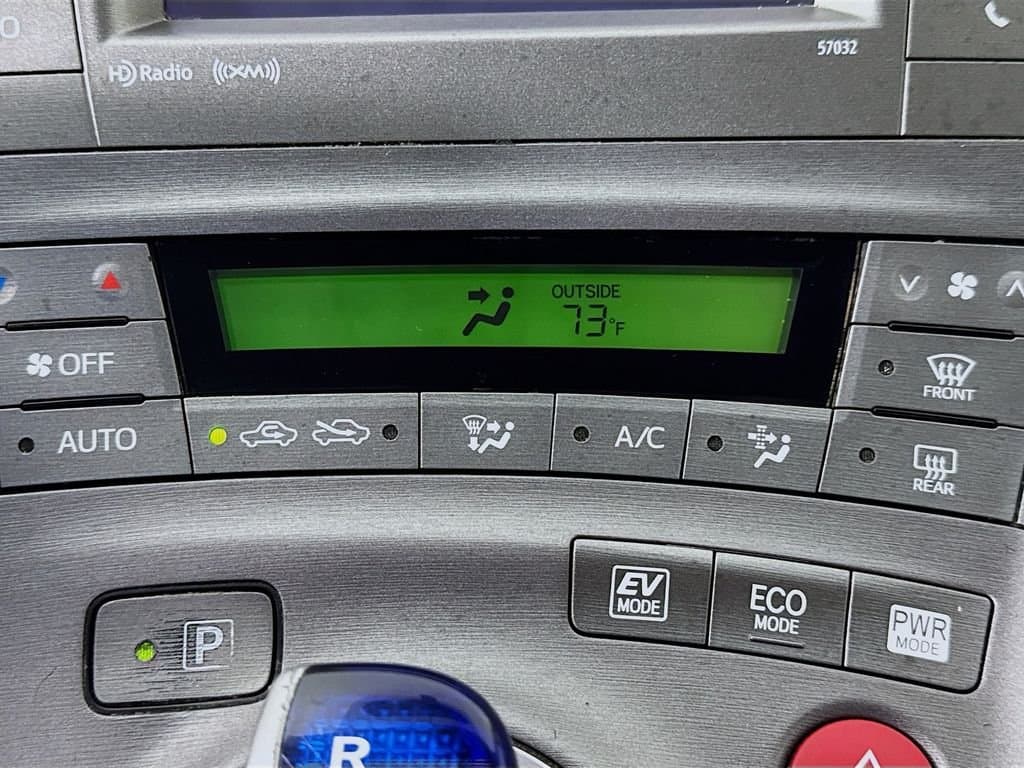 2014 TOYOTA Prius - Image 21