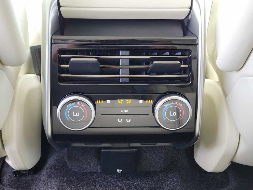 2026 LAND ROVER Range Rover - Image 30