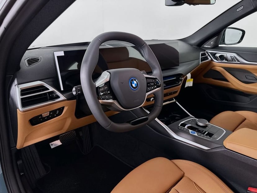 2026 BMW i4 - Image 9