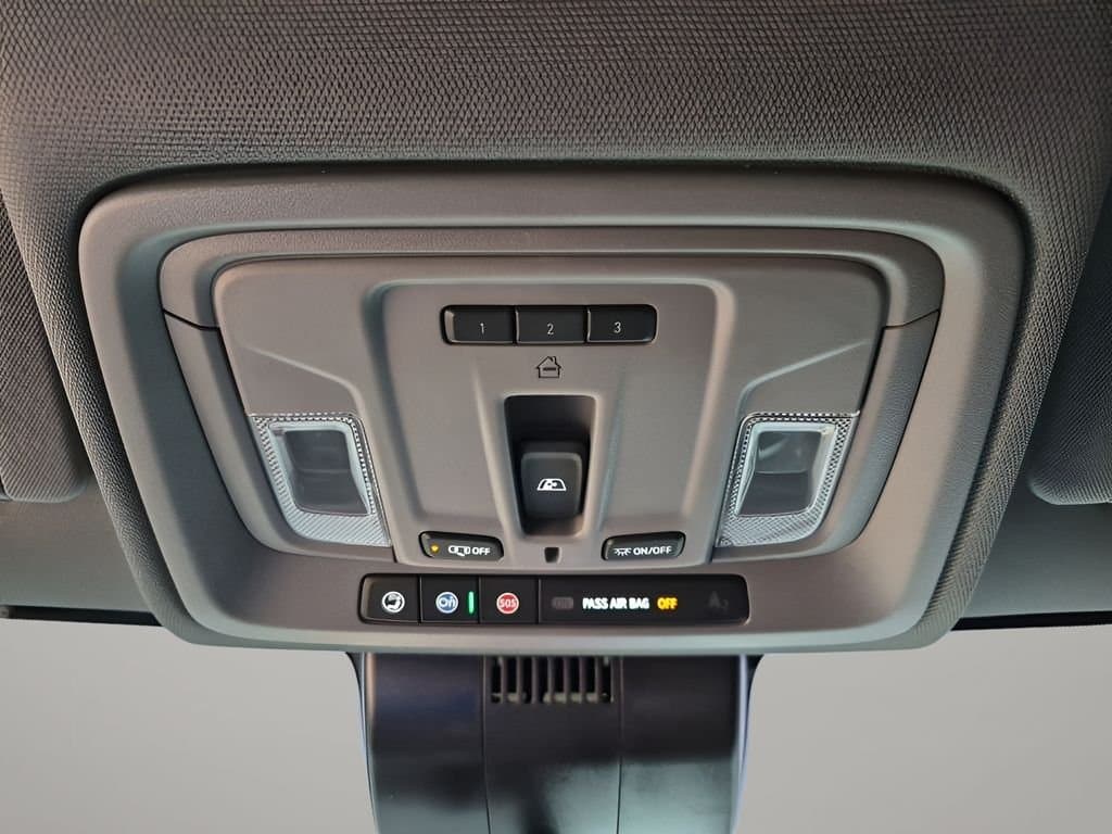 2025 Chevrolet Silverado 1500 - Image 42