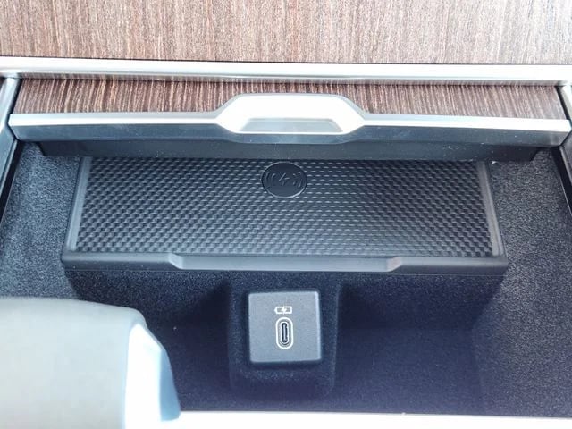 2026 Land Rover Range Rover - Image 14