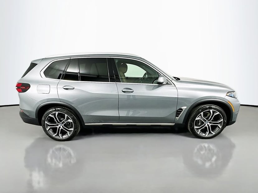 2026 BMW X5 - Image 4