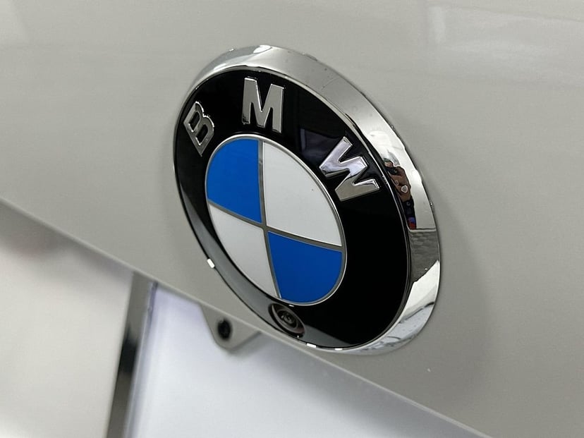 2026 BMW i4 - Image 22
