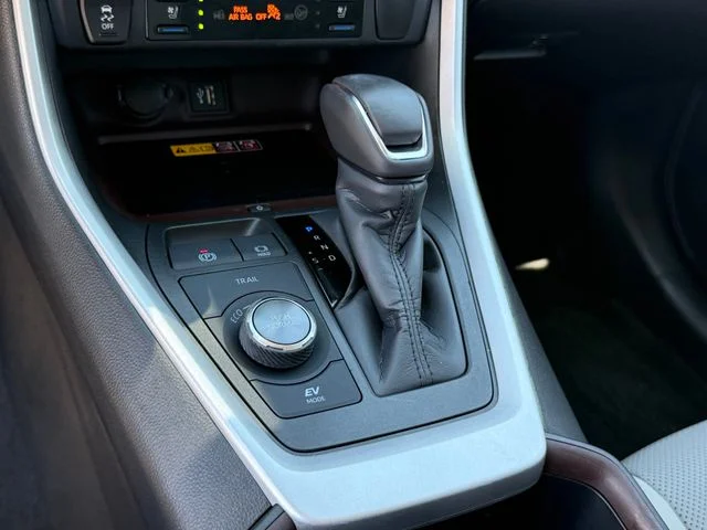 2023 Toyota RAV4 Hybrid - Image 18