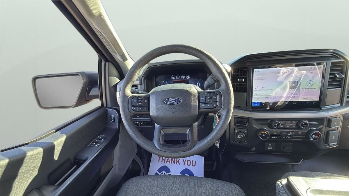 2025 Ford F-150 - Image 13