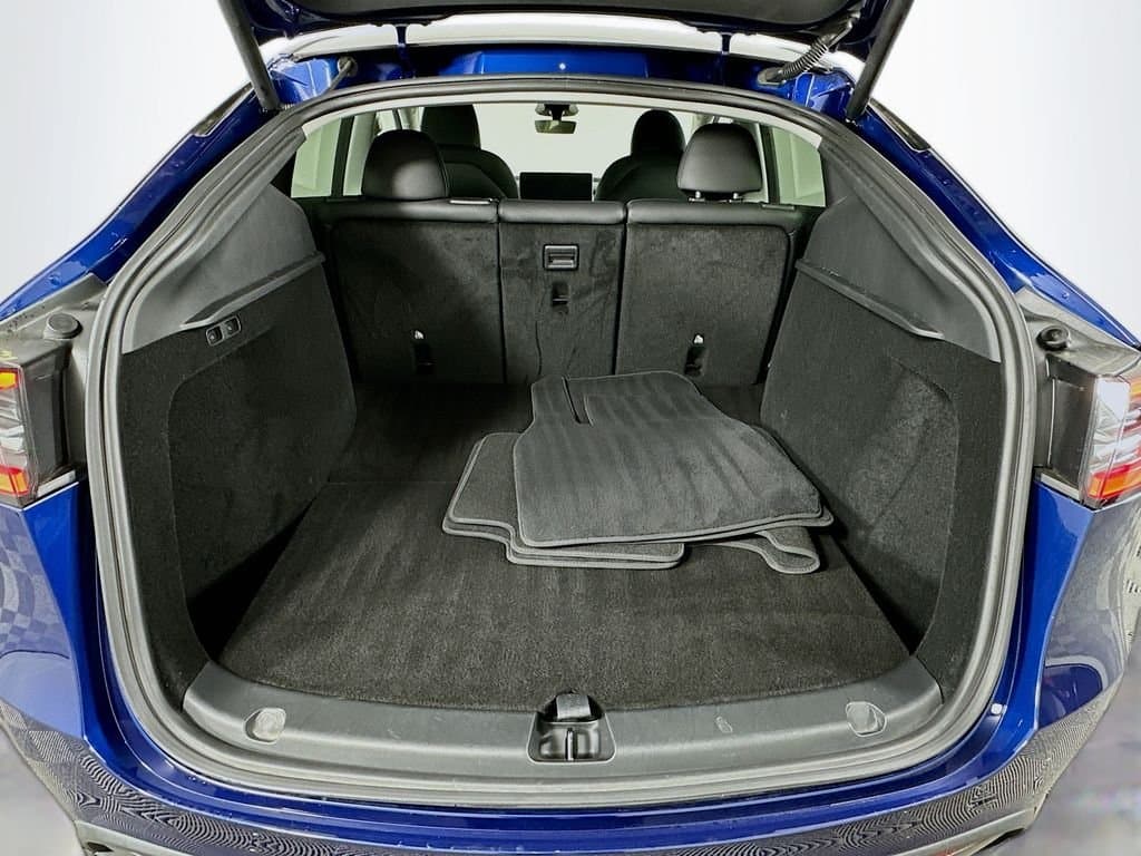 2025 Tesla Model Y - Image 26