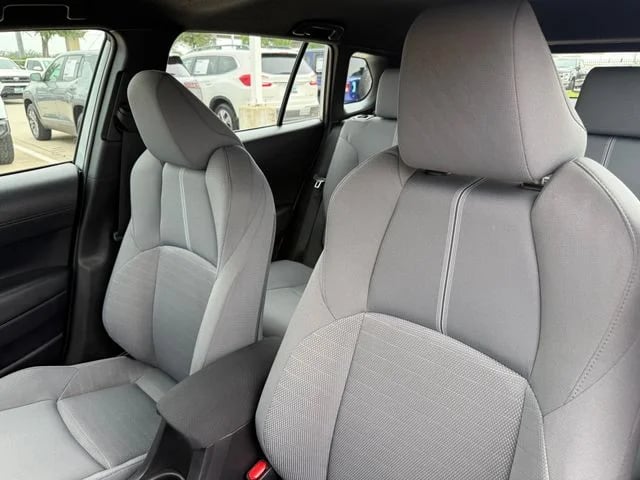 2025 Toyota Corolla Cross - Image 13