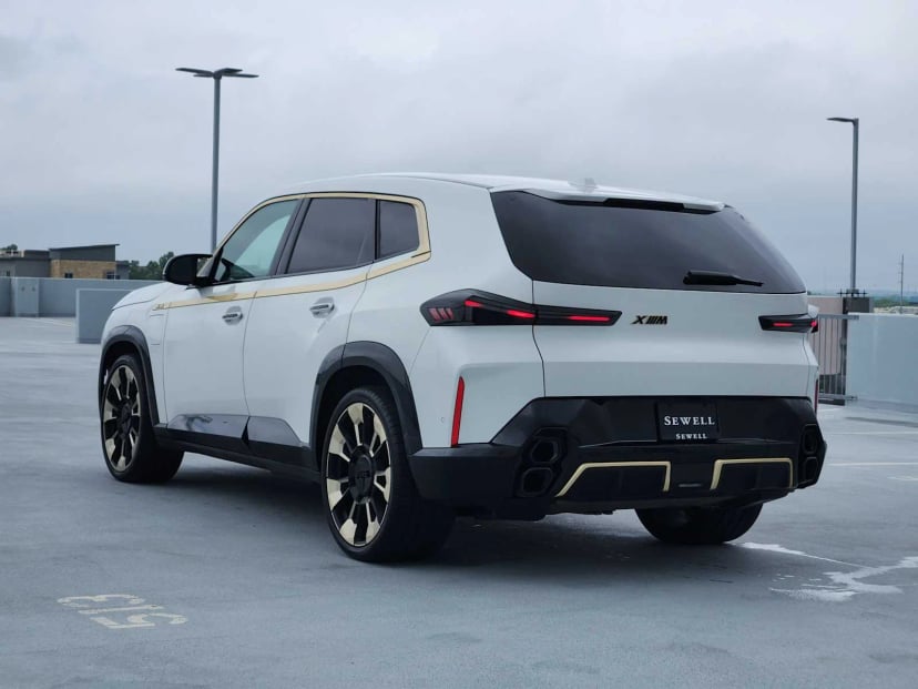 2023 BMW XM - Image 7