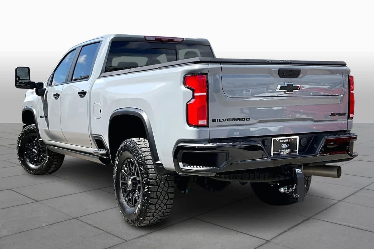 2024 Chevrolet Silverado 2500HD - Image 14