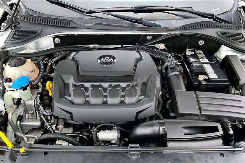 2020 Volkswagen Passat - Image 30