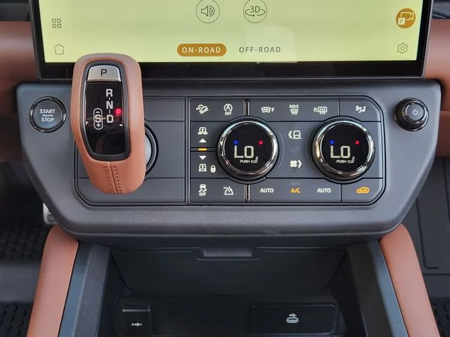2026 Land Rover Defender 110 - Image 18