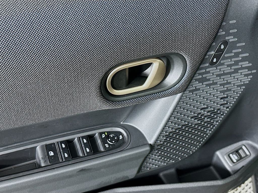 2025 MINI Cooper - Image 19