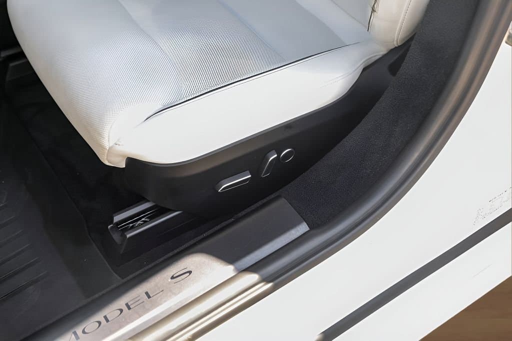 2022 Tesla Model S - Image 5