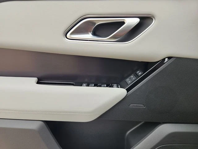 2026 Land Rover Range Rover Velar - Image 16