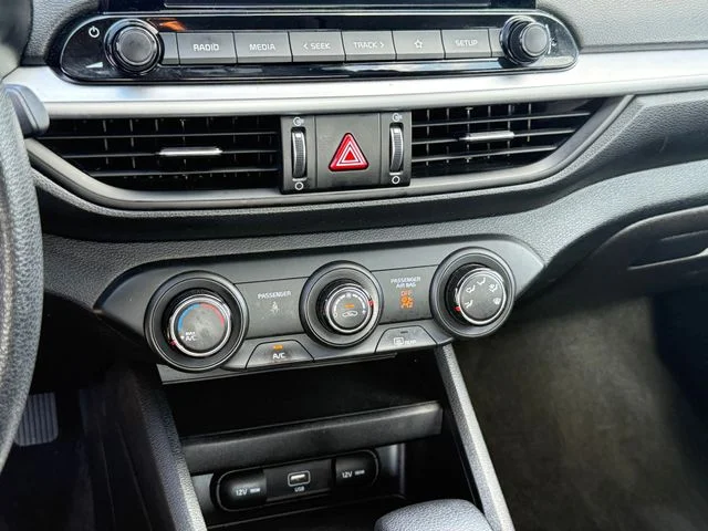 2023 Kia Forte - Image 16