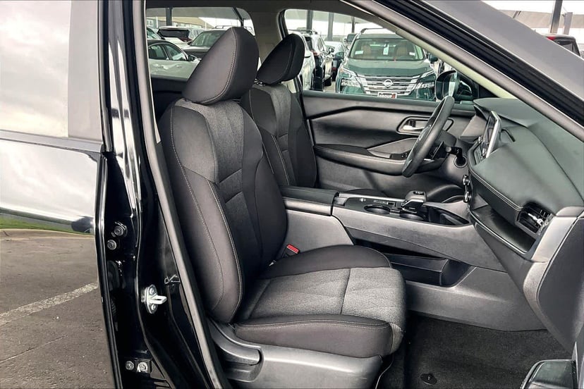 2024 Nissan Rogue - Image 9