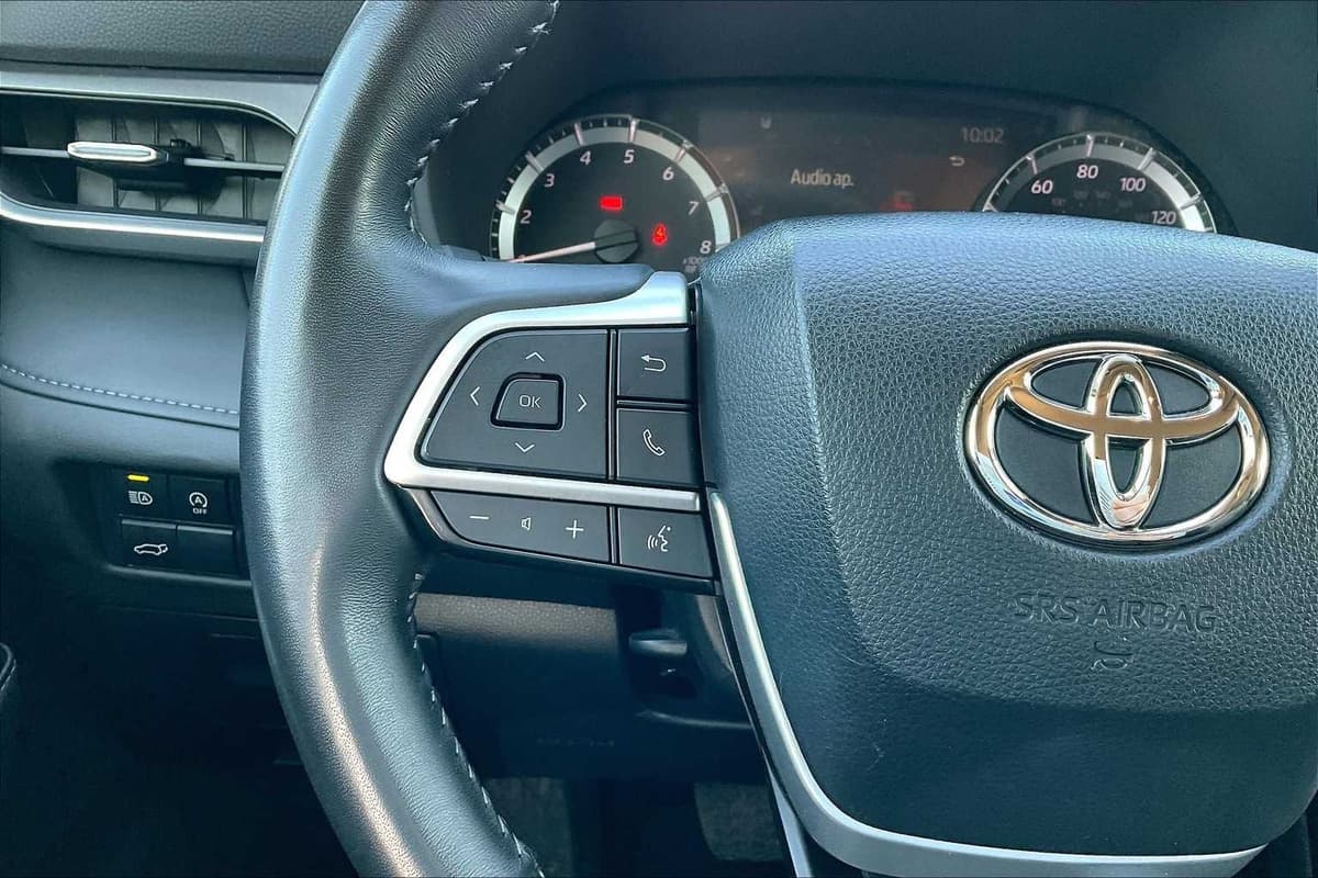 2023 Toyota Highlander - Image 22