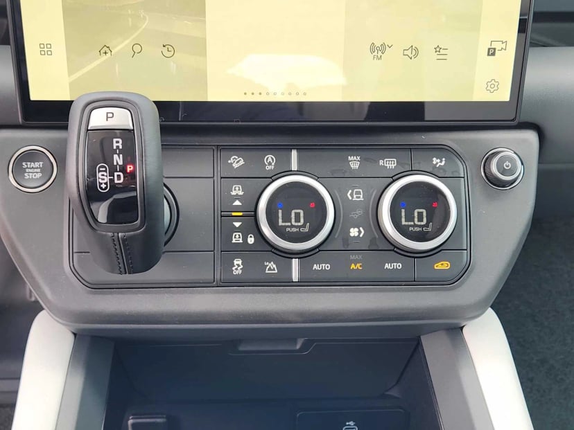 2026 LAND ROVER Defender 130 - Image 19