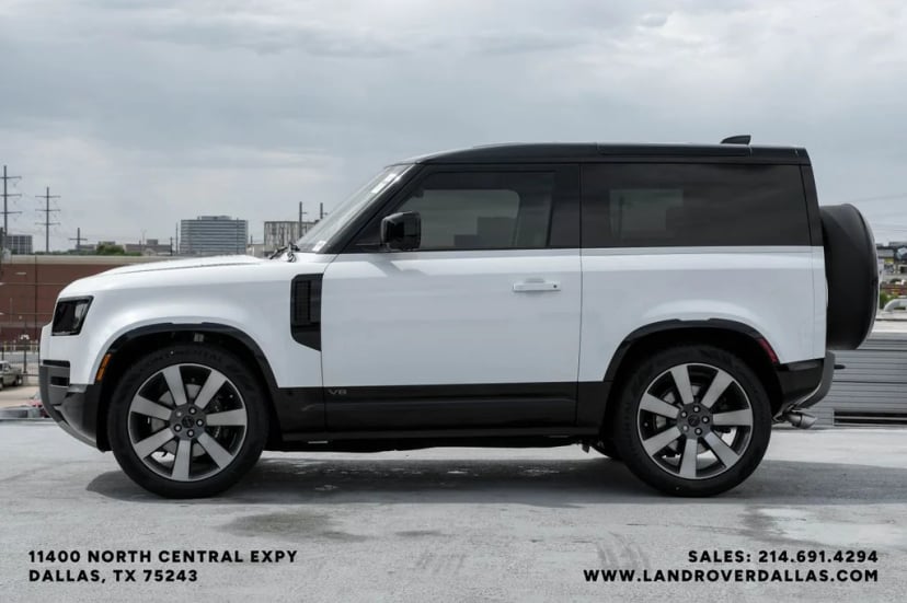 2026 Land Rover Defender 90 - Image 10