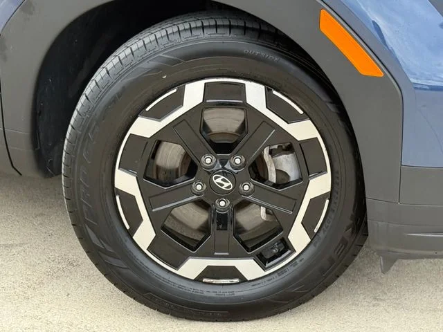 2025 Hyundai Santa Fe - Image 2