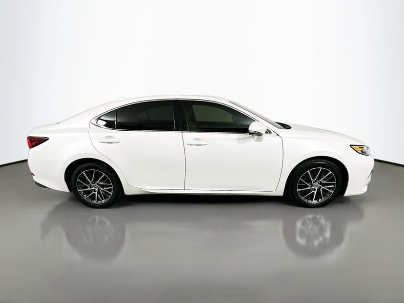 2017 Lexus ES - Image 4