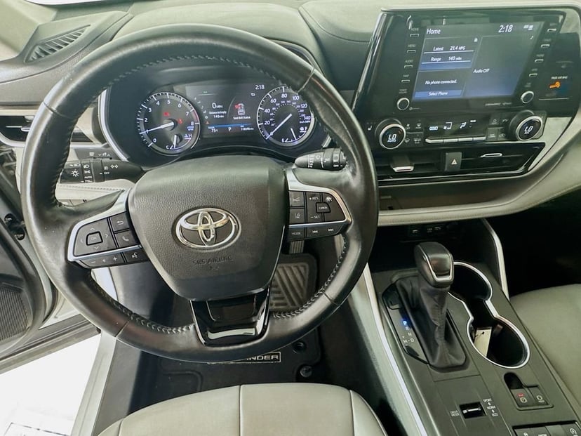 2020 Toyota Highlander - Image 12