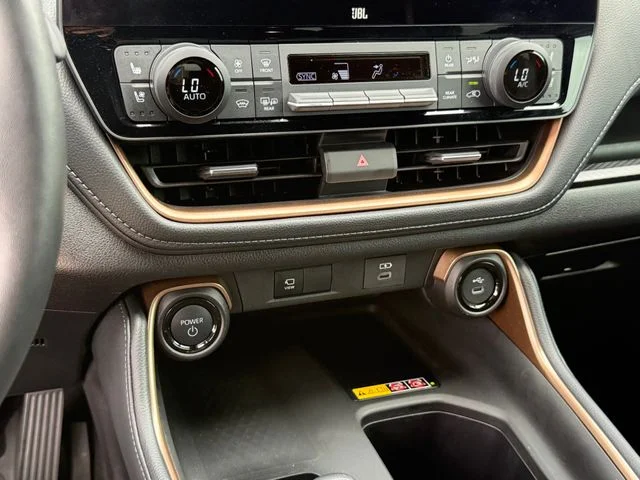 2025 Toyota Grand Highlander Hybrid - Image 21