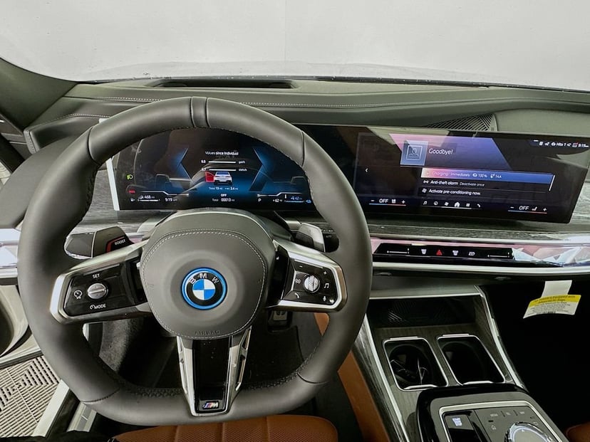 2025 BMW 7 Series - Image 9