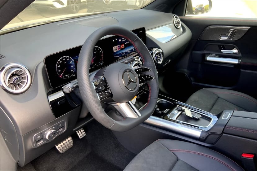 2025 Mercedes-Benz GLA 250 - Image 10