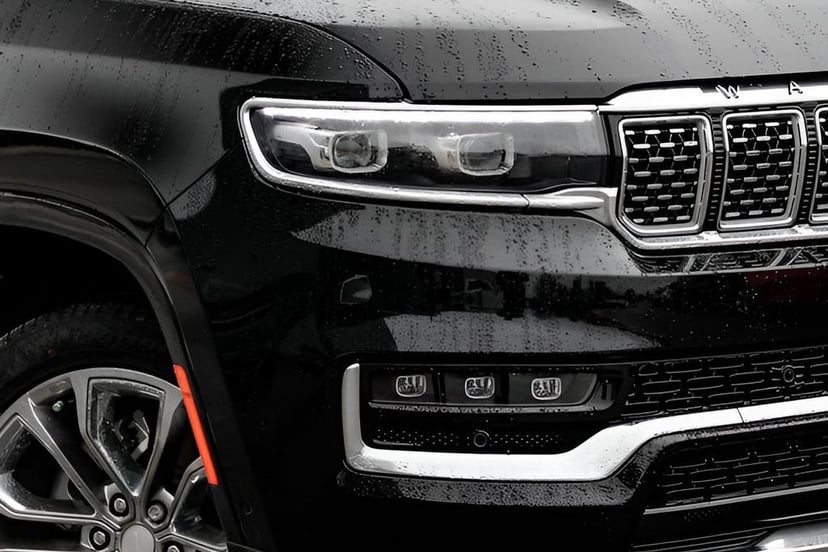2023 Jeep Grand Wagoneer L - Image 5