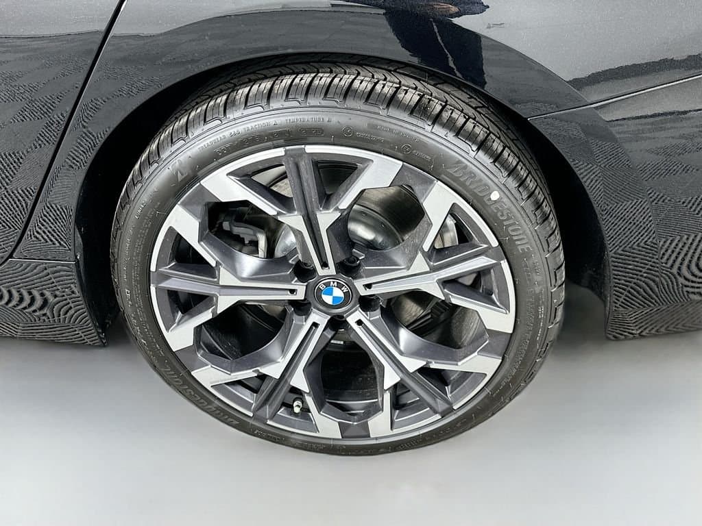 2026 BMW 3 Series - Image 23