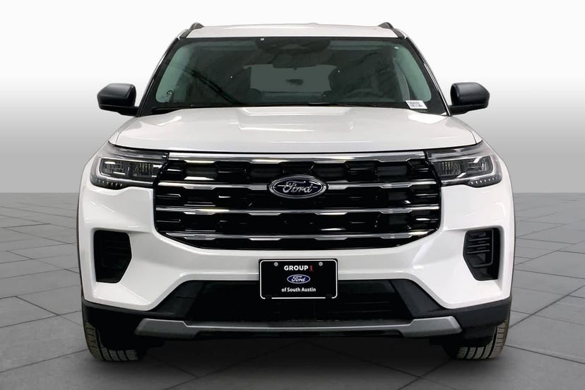 2026 Ford Explorer - Image 3