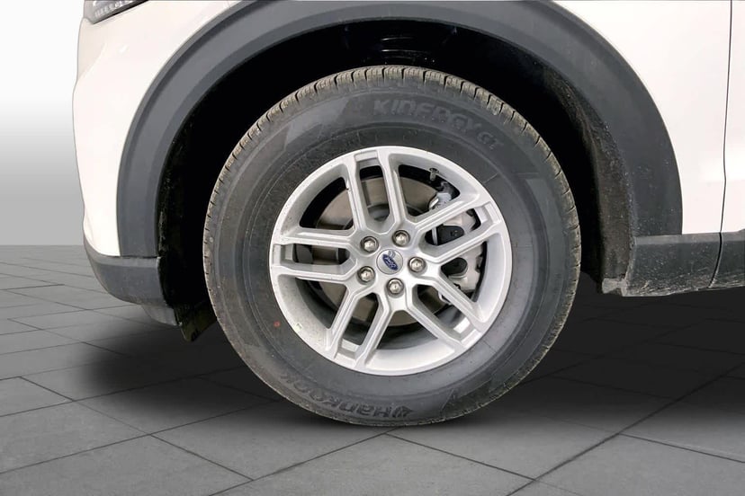 2026 Ford Explorer - Image 9
