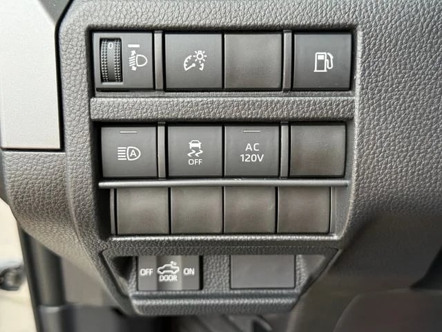 2026 Toyota Tacoma Hybrid - Image 21