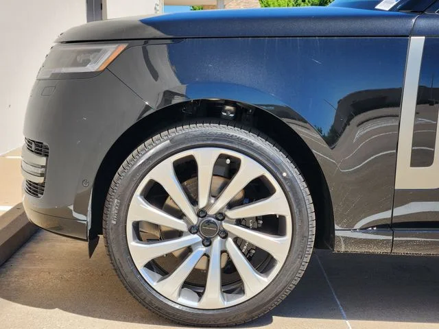 2026 Land Rover Range Rover - Image 6