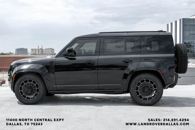 2026 Land Rover Defender 110 - Image 11