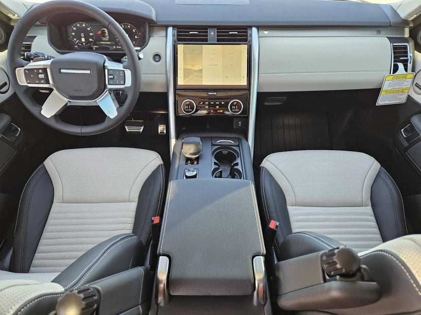 2026 LAND ROVER Discovery - Image 27