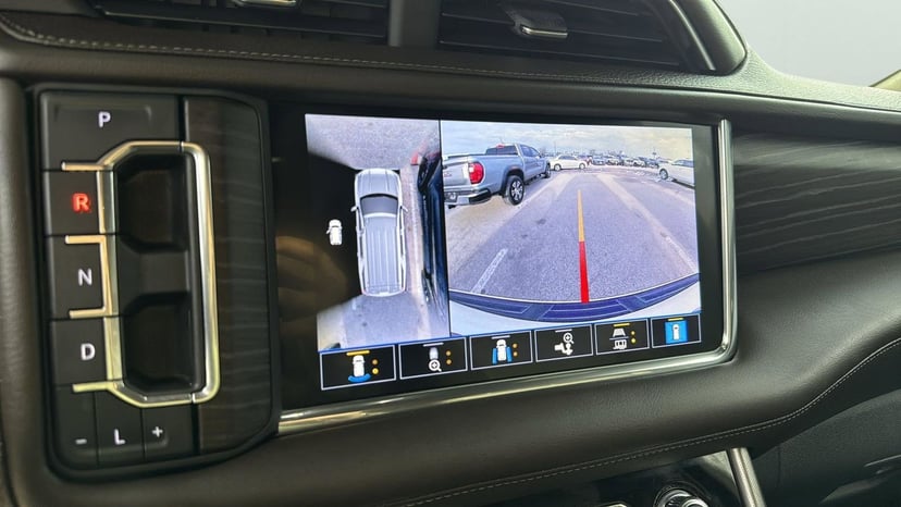 2021 GMC Yukon - Image 19