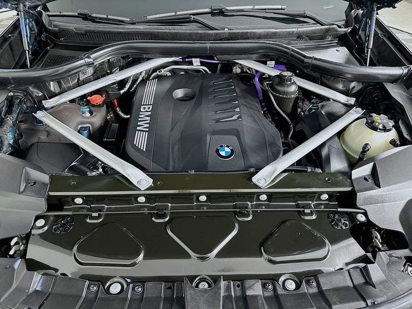 2024 BMW X7 - Image 32