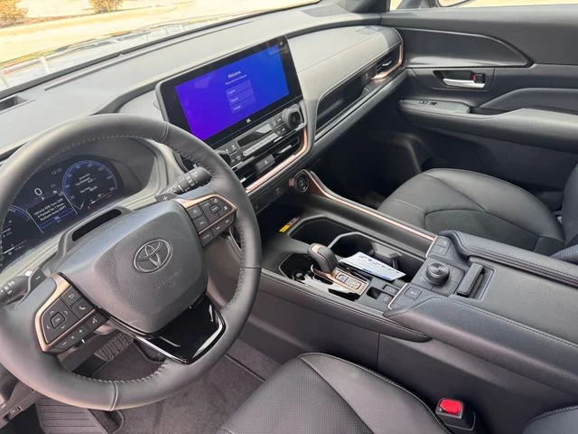 2026 Toyota Grand Highlander Hybrid - Image 4