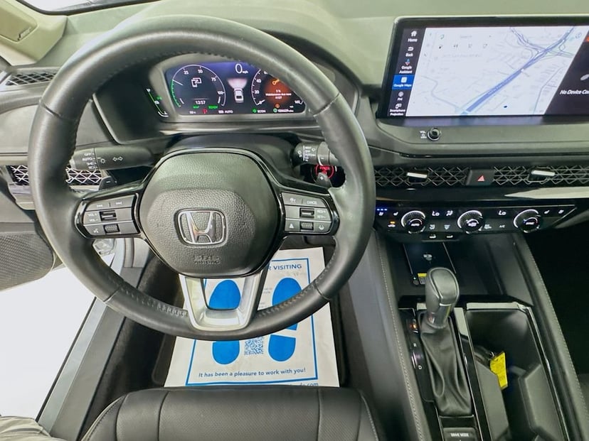 2023 Honda Accord Hybrid - Image 13