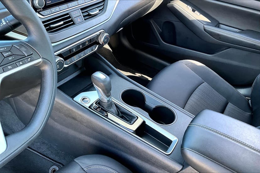 2025 Nissan Altima - Image 17