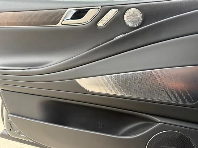 2021 Genesis G80 - Image 24