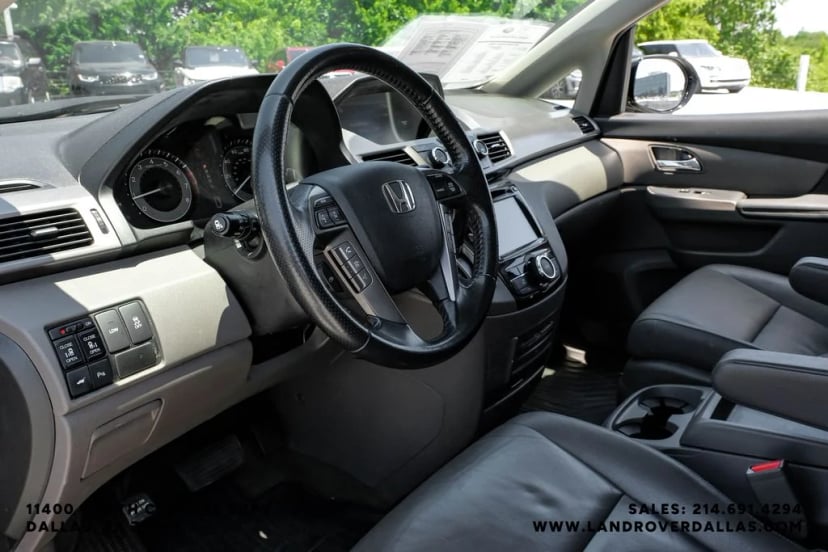 2017 Honda Odyssey - Image 2