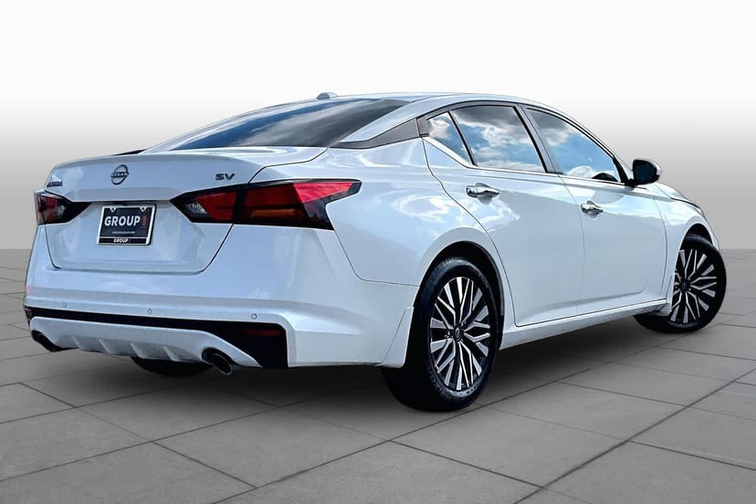 2024 Nissan Altima - Image 13