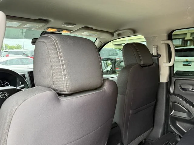 2022 Nissan Frontier - Image 27