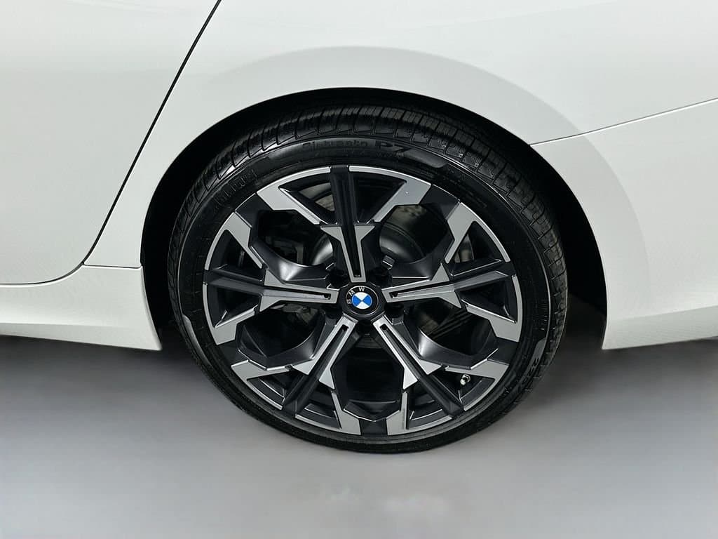 2026 BMW 3 Series - Image 23